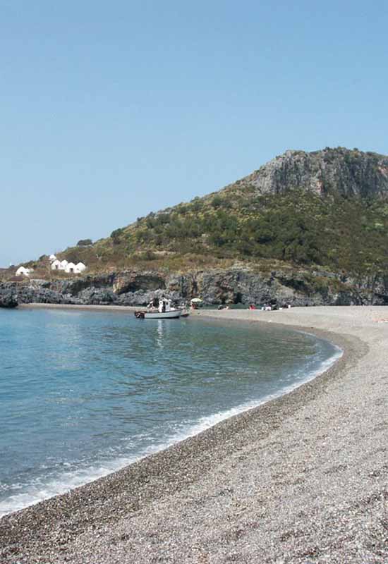 di fronte la meravigliosa Isola di Dino